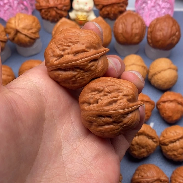 文玩核桃把件至尊蟾