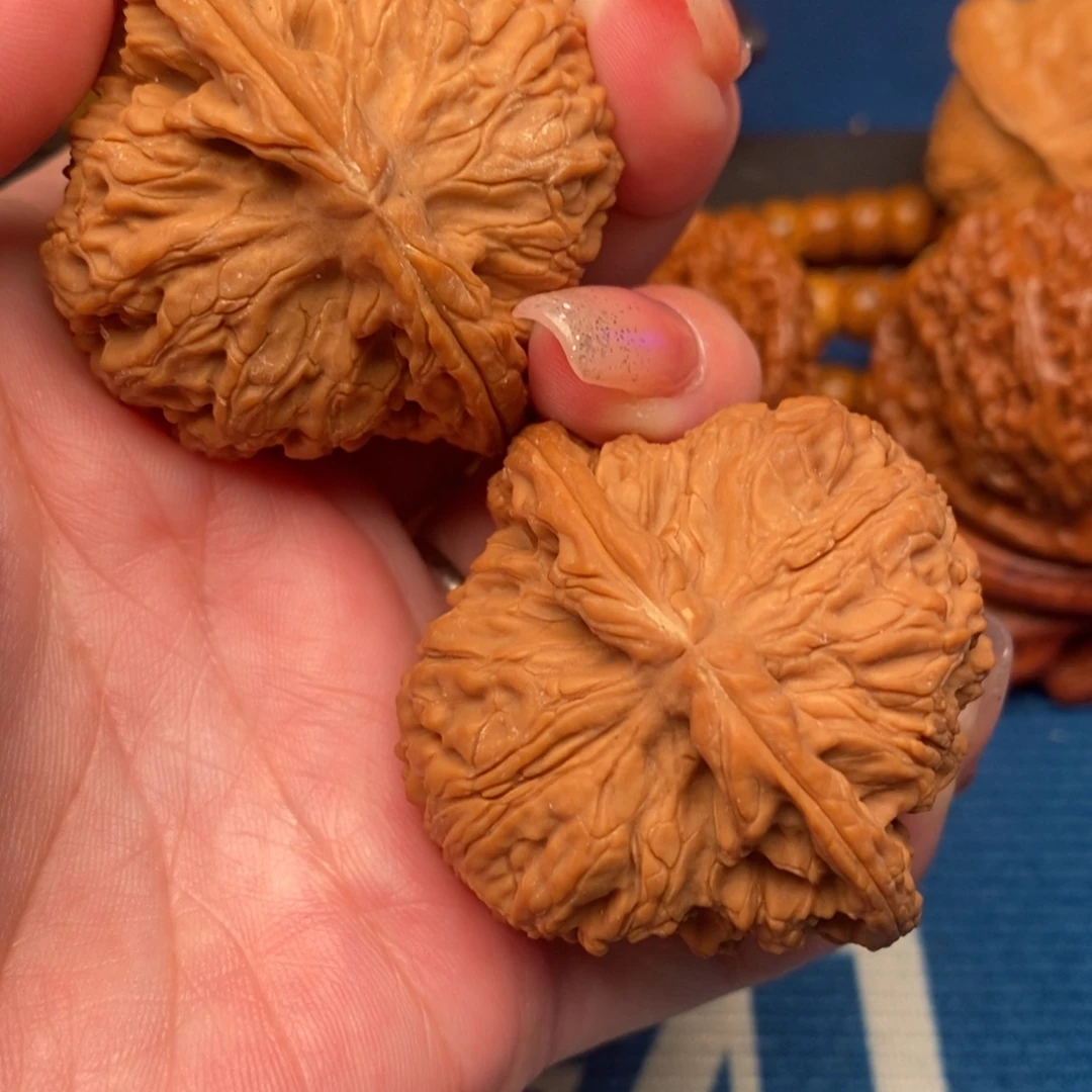 木***瑾吊坠文玩核桃南疆