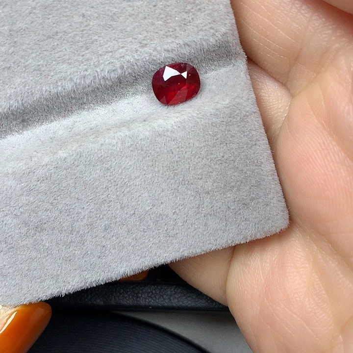 红宝石裸石1.13ct无烧鸽血红红宝石