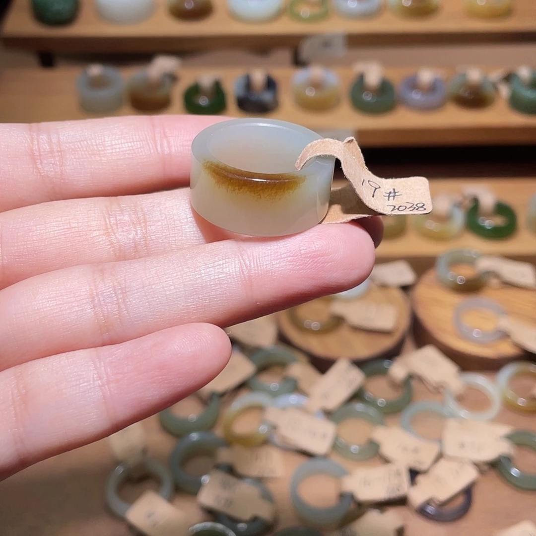 和田玉戒指未镶嵌18.9