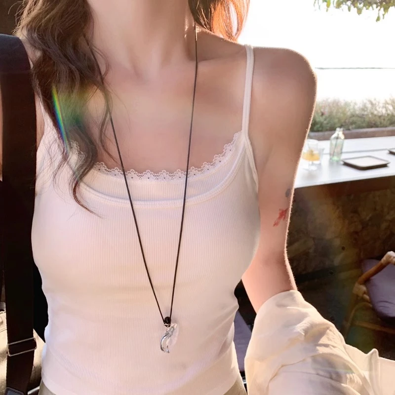 白色网红蕾丝小吊带胸垫女内搭2025夏季新款独特绝美背心打底上衣