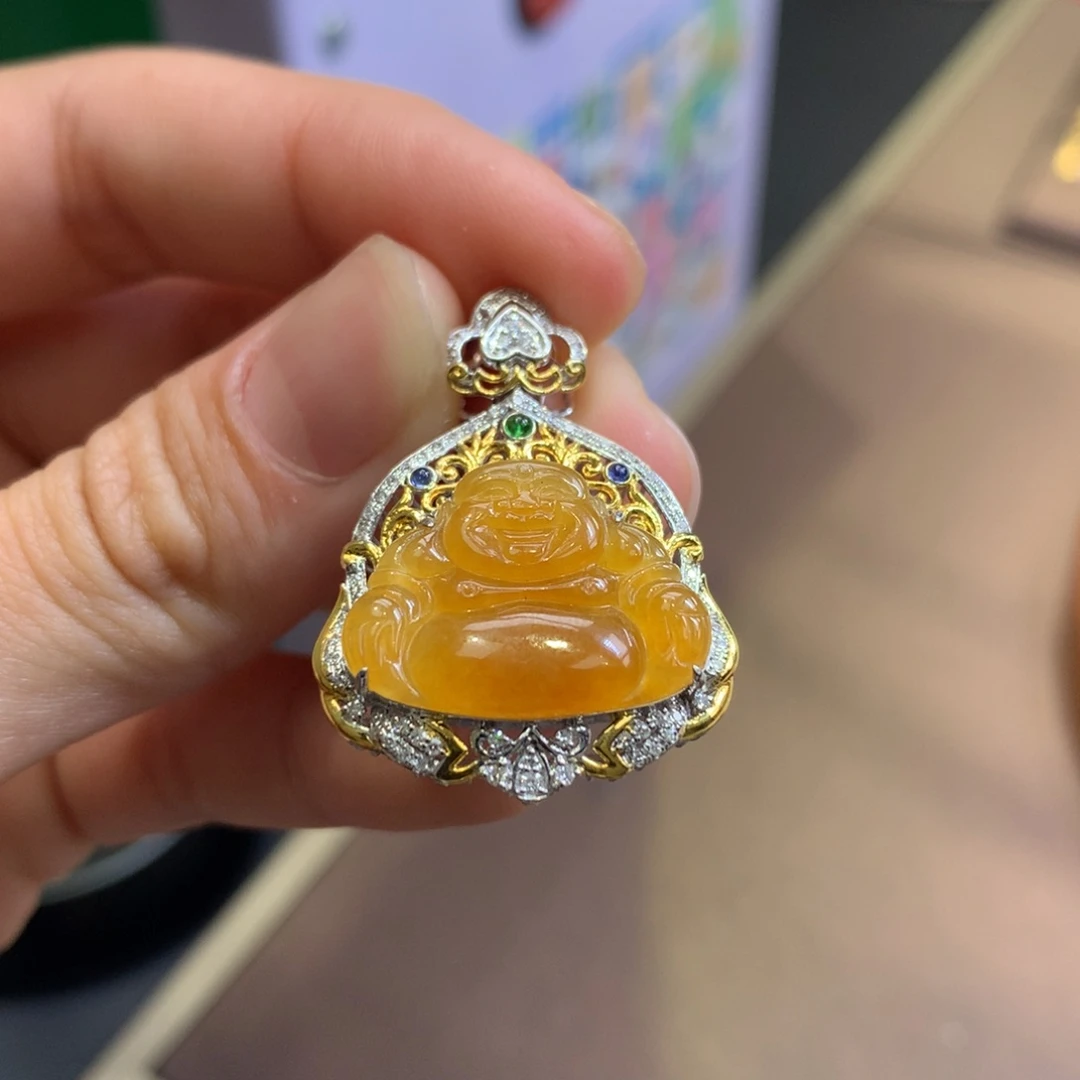 翡翠18K金镶嵌颈饰