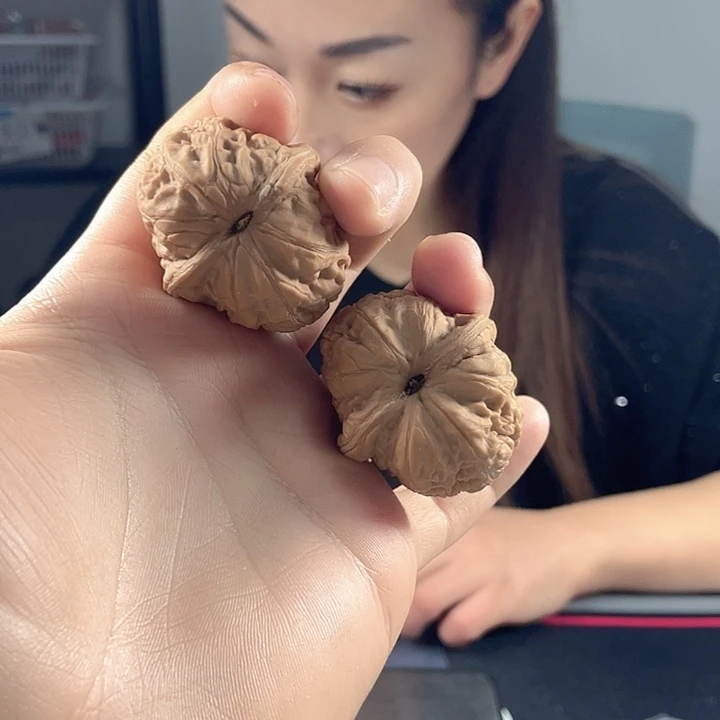 至***尊文玩核桃吊坠元宝