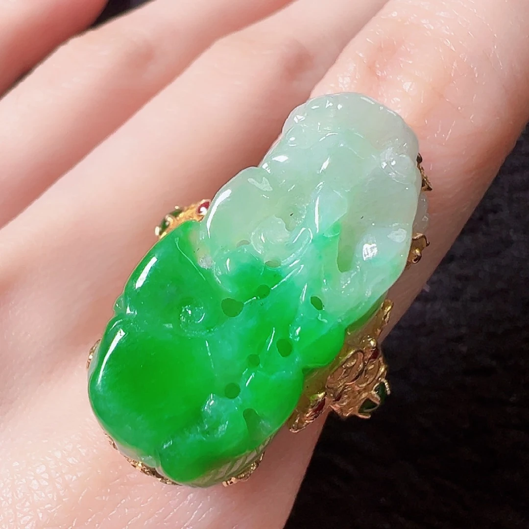 翡翠戒指18K金镶嵌签收后24小时鉴赏期，过时不退