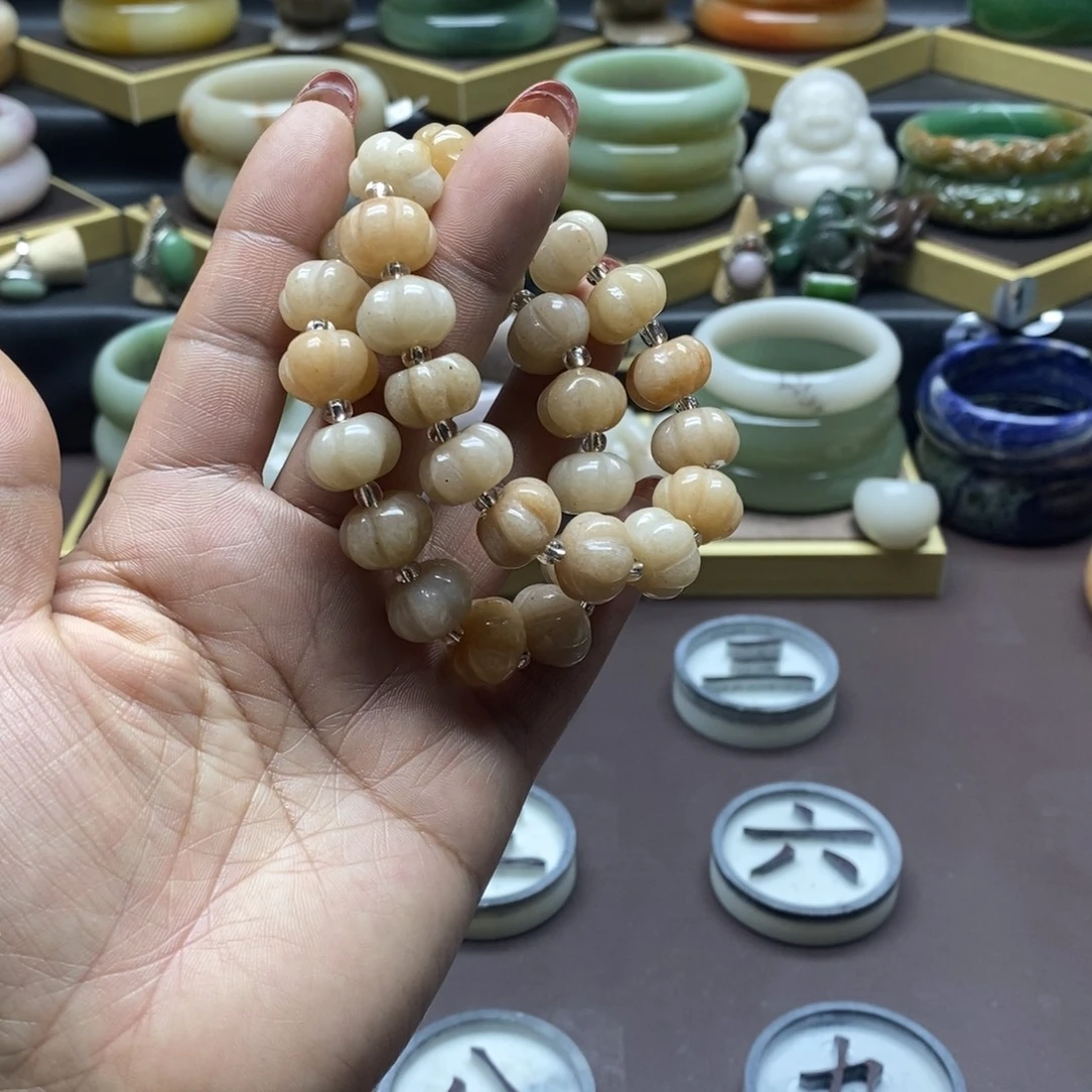 石英岩玉未镶嵌手镯