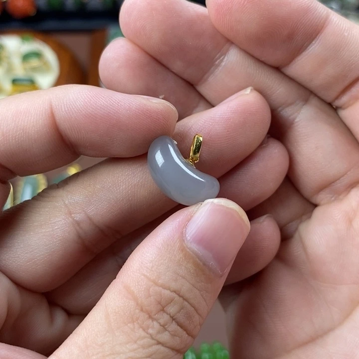 和田玉18K金镶嵌颈饰