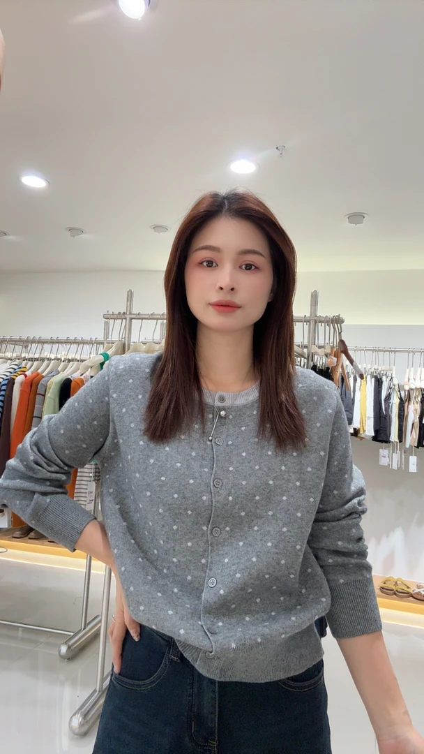 萱萱【点点开衫】新款显瘦波点设计正肩针织衫5260035 102801