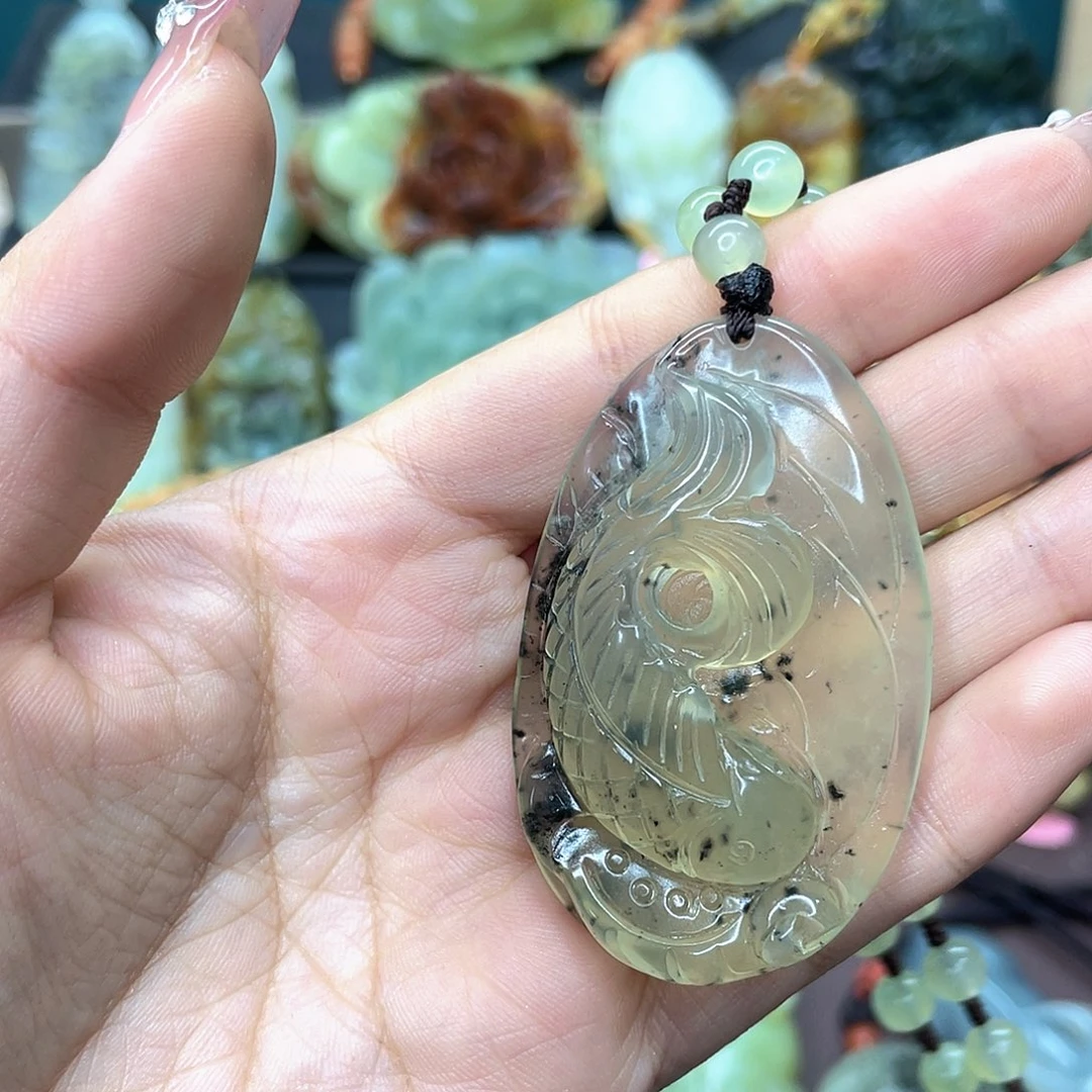 蛇纹石玉颈饰未镶嵌