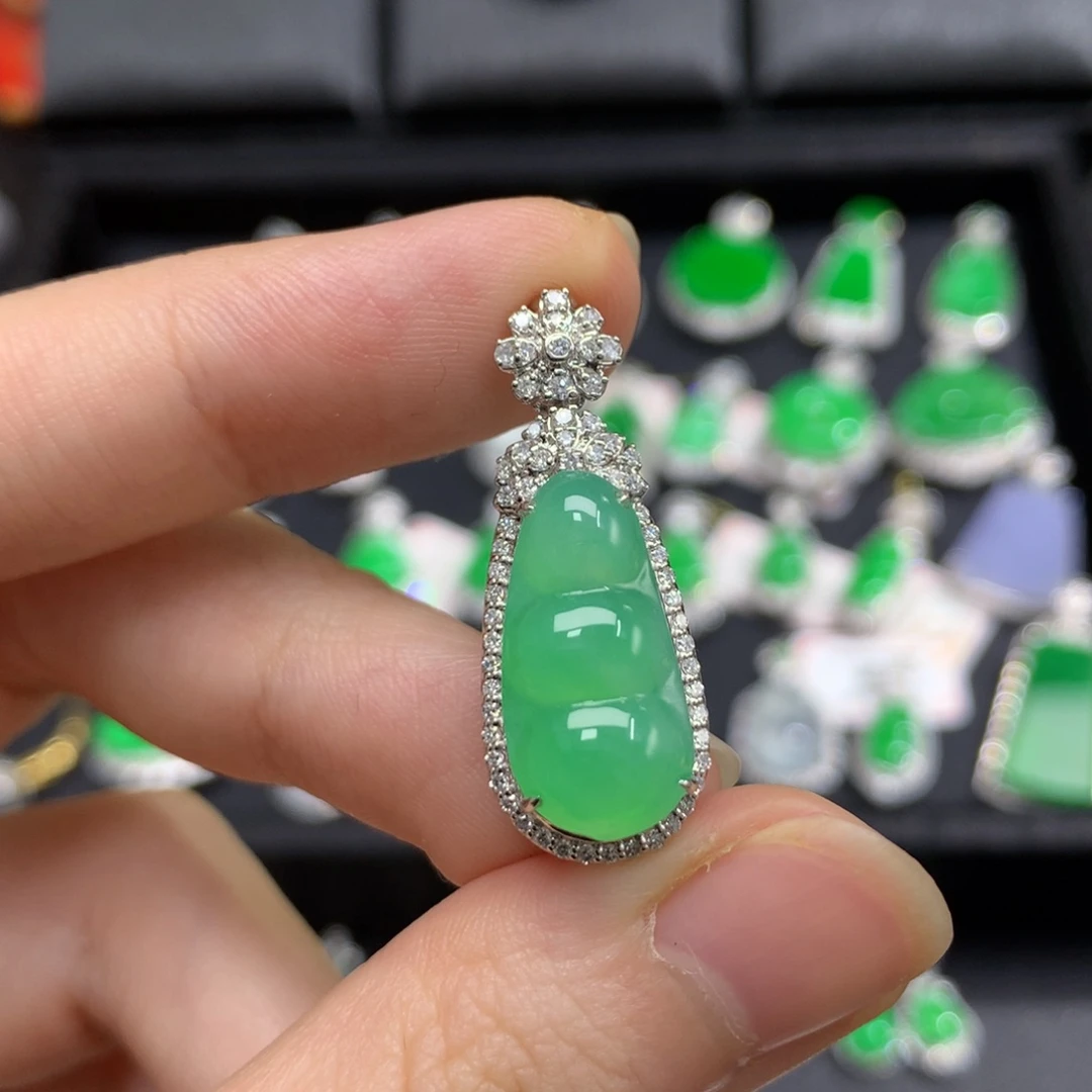 吊坠(不含链)18K金镶嵌翡翠