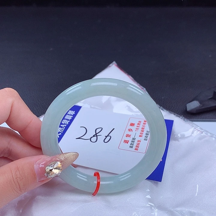 翡翠手镯未镶嵌手镯001531