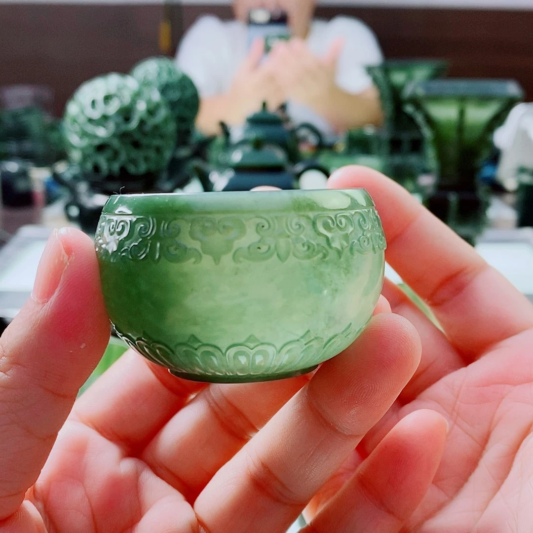 未镶嵌和田玉（青玉）摆件