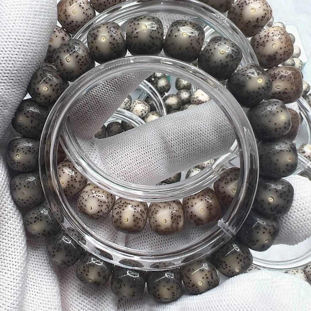 吊坠星月菩提小***.原生态12/10粉冰11/10黑冰