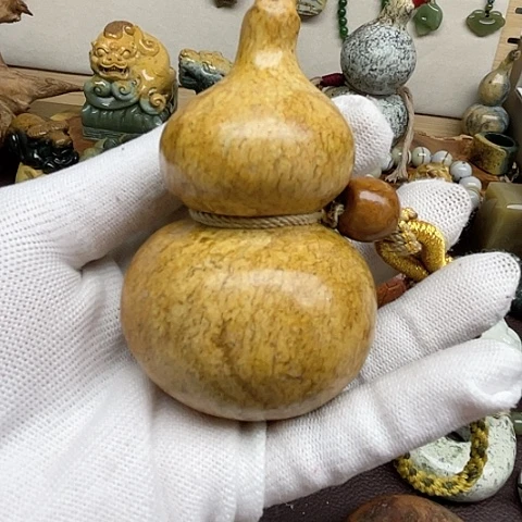 岫岩河磨玉（透闪石质玉）摆件未镶嵌逍*鱼