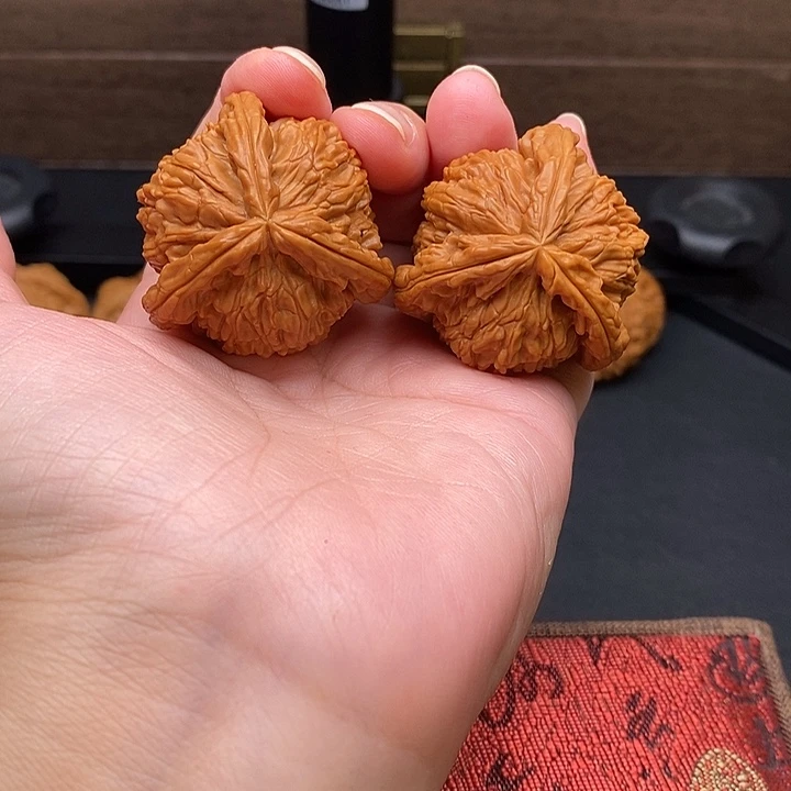 悠***在把件文玩核桃白奔
