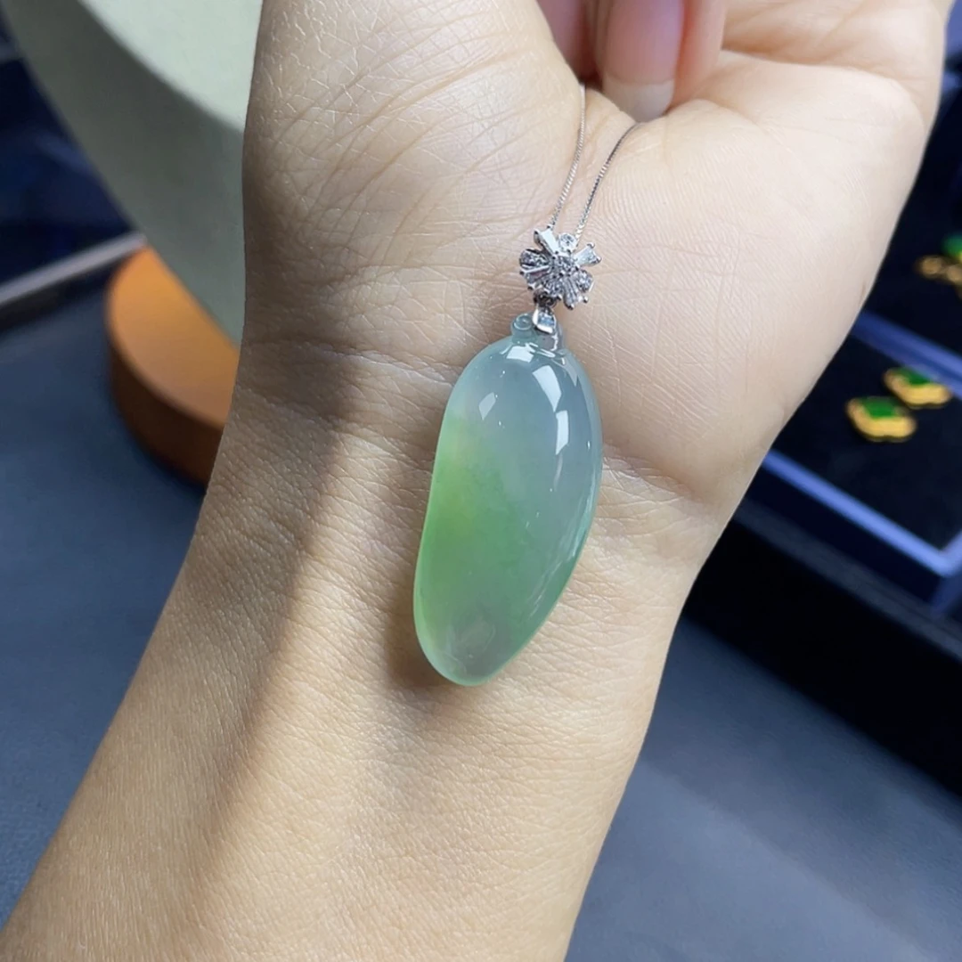 【闪购商品】翡翠颈饰18K金镶嵌52号 冰甜绿