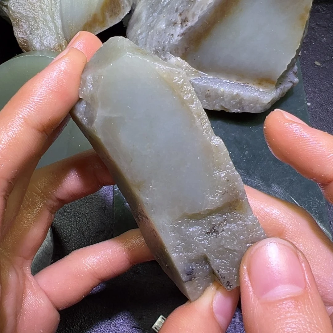 和田玉未镶嵌珠宝半成品