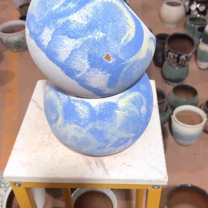 紫砂花盆口径14高度16两只小瑕疵