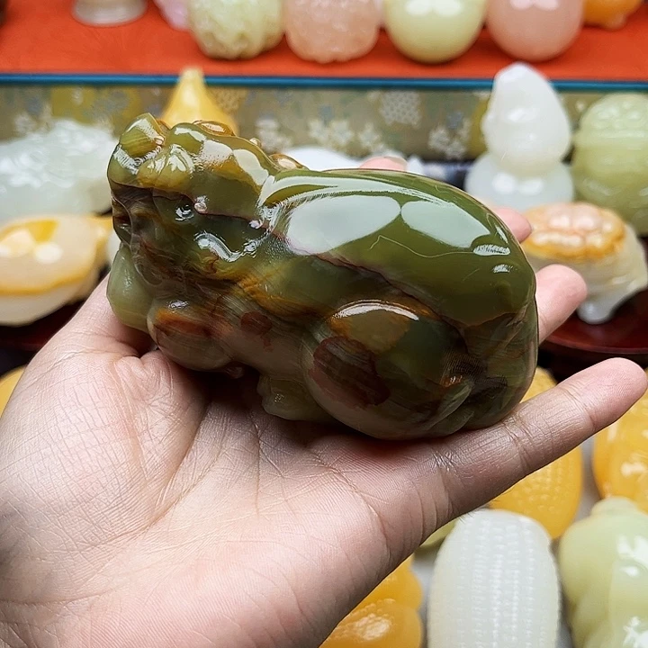 身***甲石材貔貅手把摆件