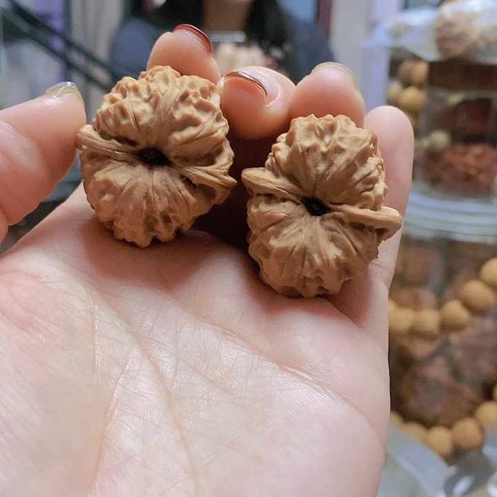 【闪购商品】文玩核桃把件?****?32大石窝蜡皮大肚子