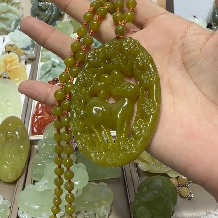 蛇纹石玉吊坠未镶嵌