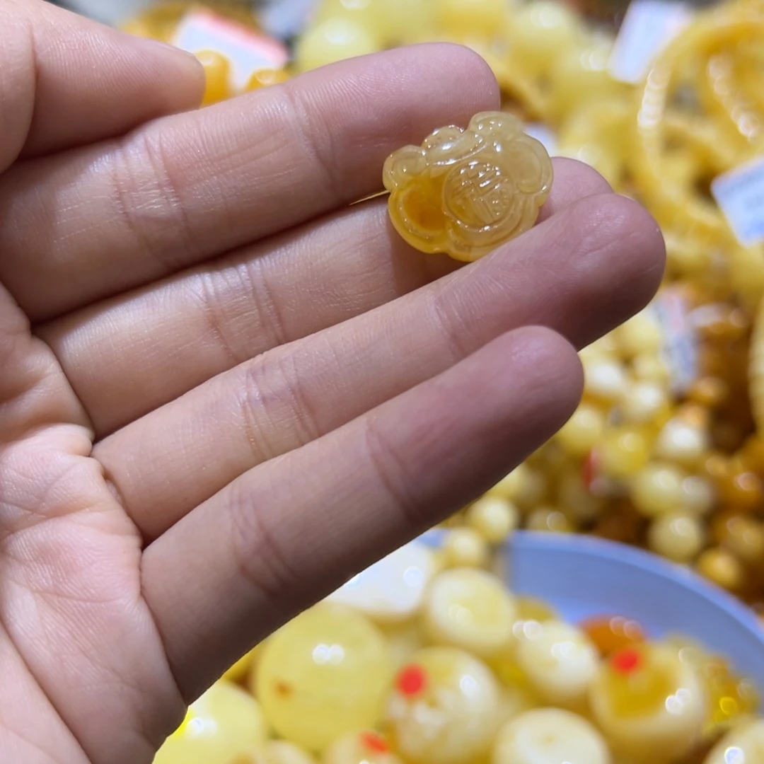 琥珀珠宝奇石未镶嵌