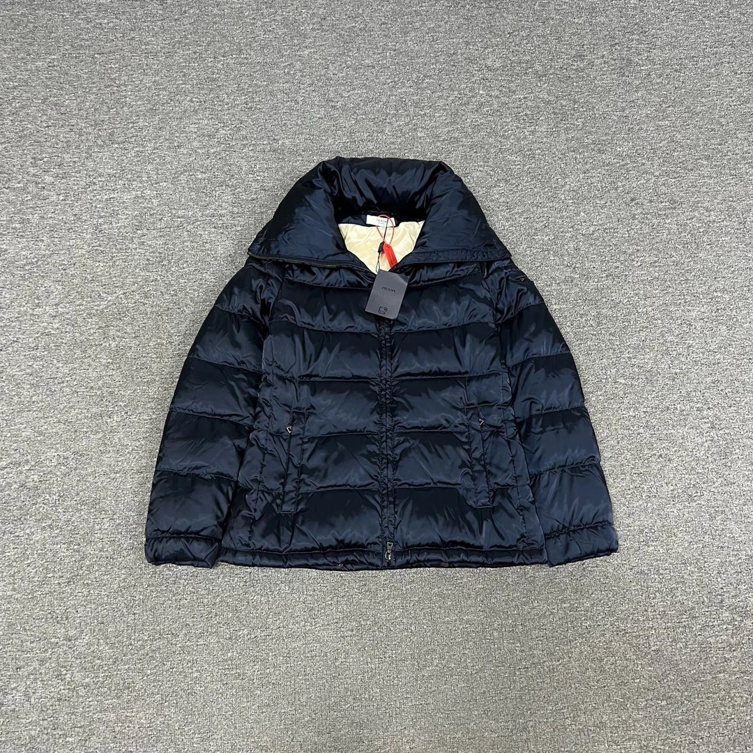 95新 Prada/普拉达 藏青色 翻领 羽绒服 三角标 外套 42码