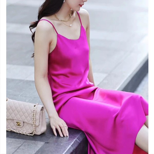 独宠【菲林海边】法式高级轻奢设计款气质范V领夏季吊带裙