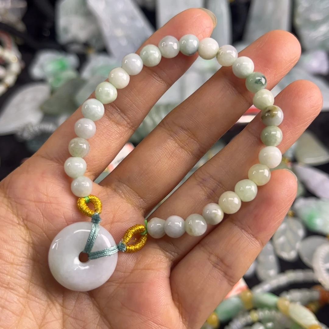 翡翠未镶嵌吊坠(赠链)