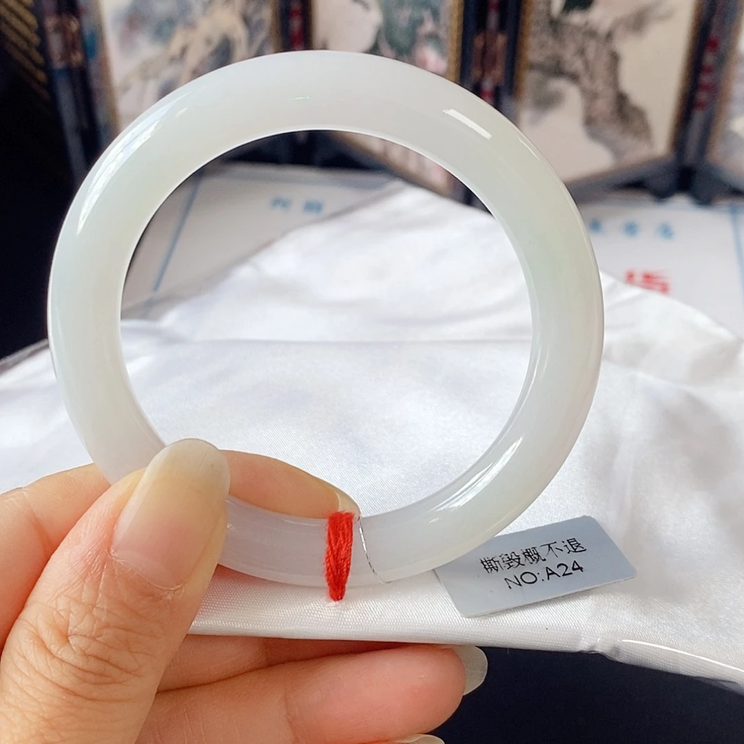未镶嵌手镯翡翠手镯