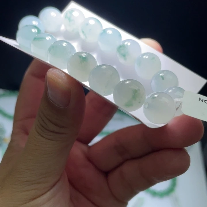 未镶嵌定制翡翠天****冀翡翠卡12+