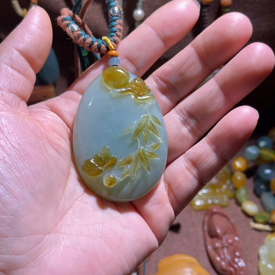 *****蛇纹石玉未镶嵌颈饰