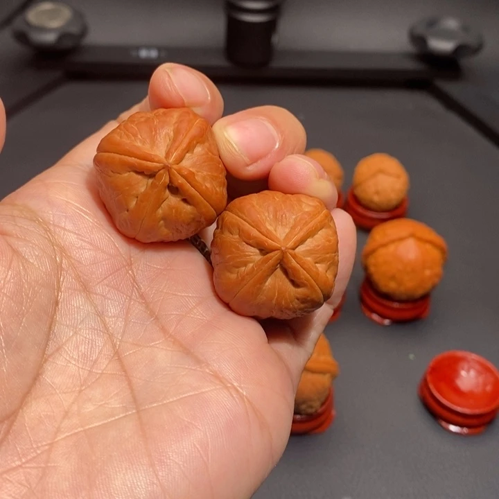 p***裴文玩核桃吊坠精品小手捻