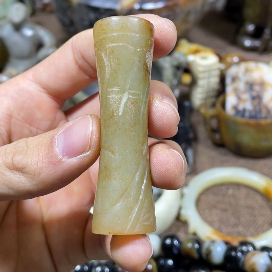 和田玉吊坠(不含链)未镶嵌一**伴