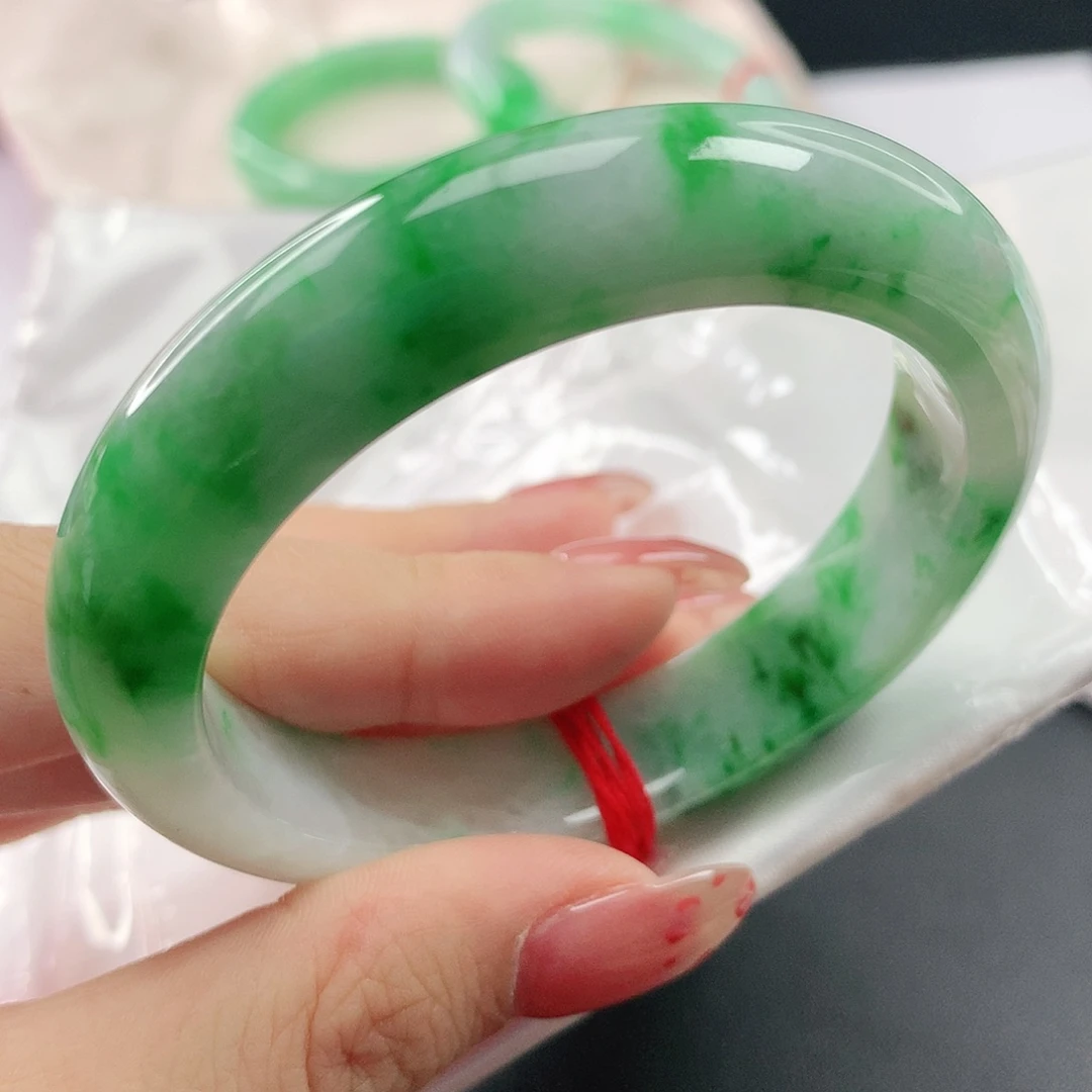 翡翠手镯未镶嵌，516