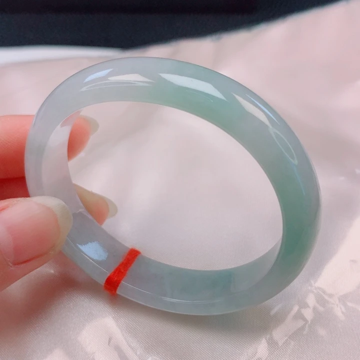 清***影翡翠手镯（贵妃镯）未镶嵌53。54