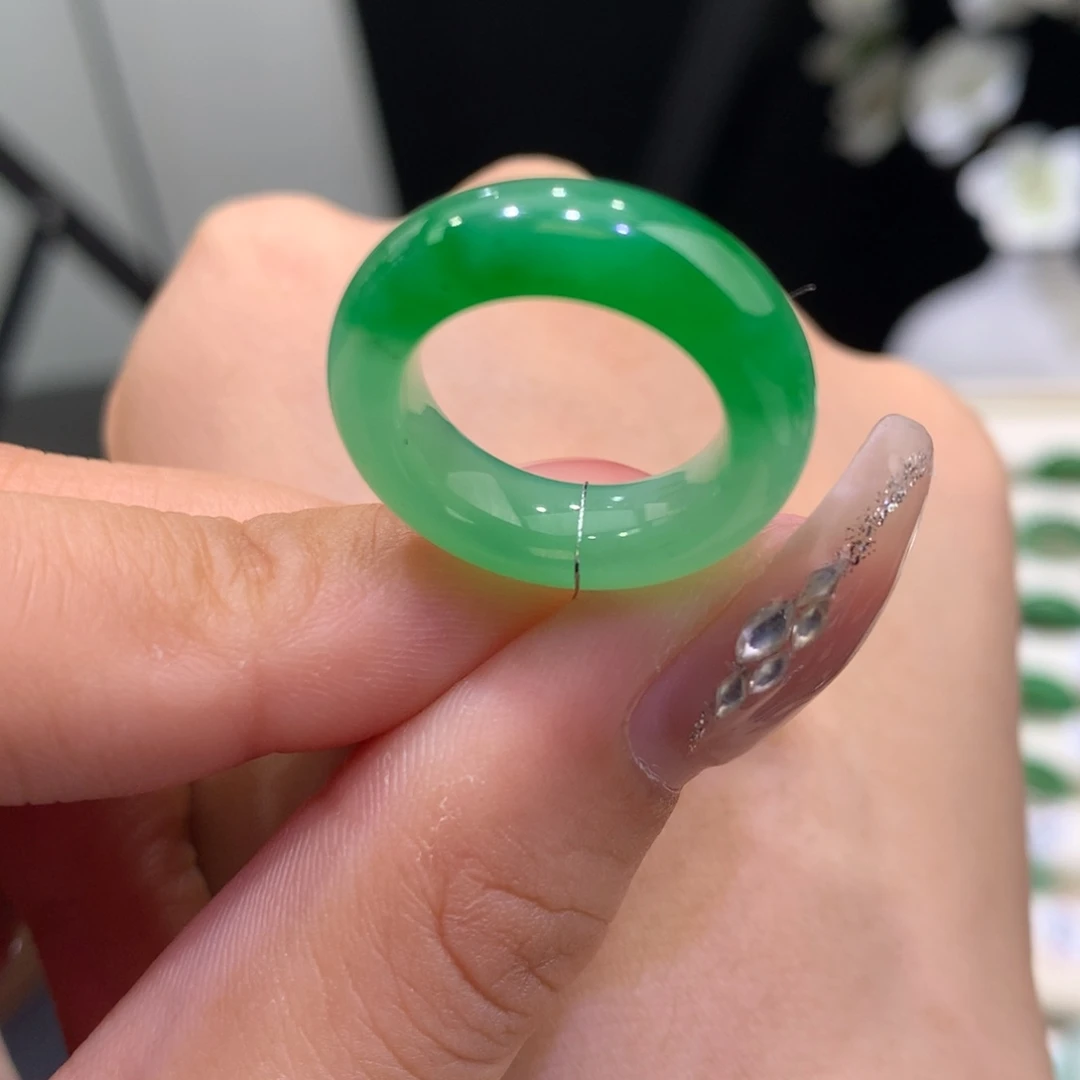 翡翠未镶嵌戒指翡翠