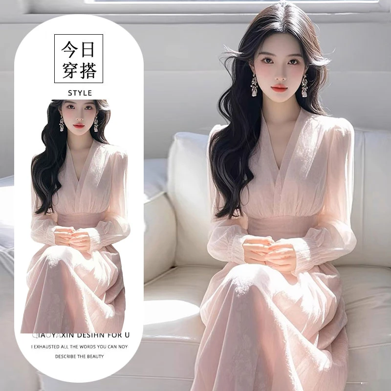 2025秋装新款法式高端精致连衣裙女时尚轻奢v领收腰显瘦仙女裙子