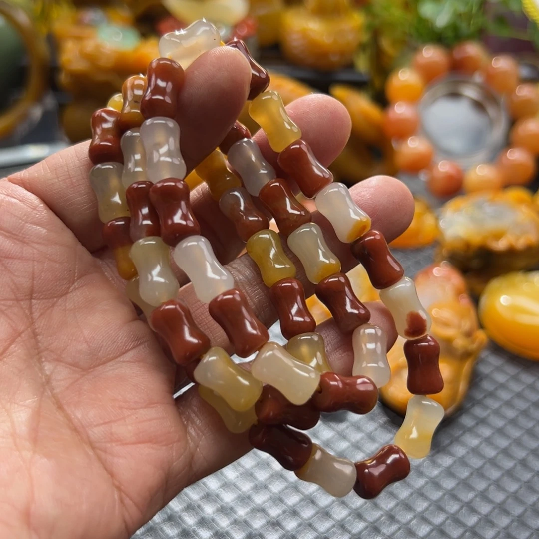 石英质玉未镶嵌颈饰