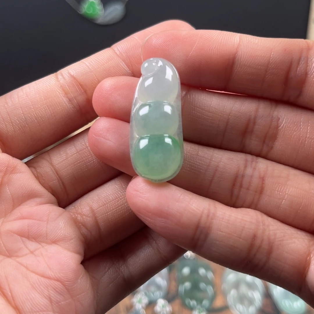 颈饰未镶嵌翡翠福豆