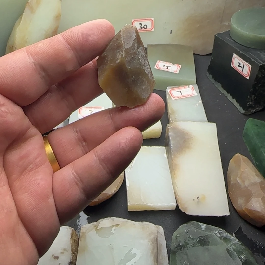 和田玉（糖玉）未镶嵌珠宝半成品