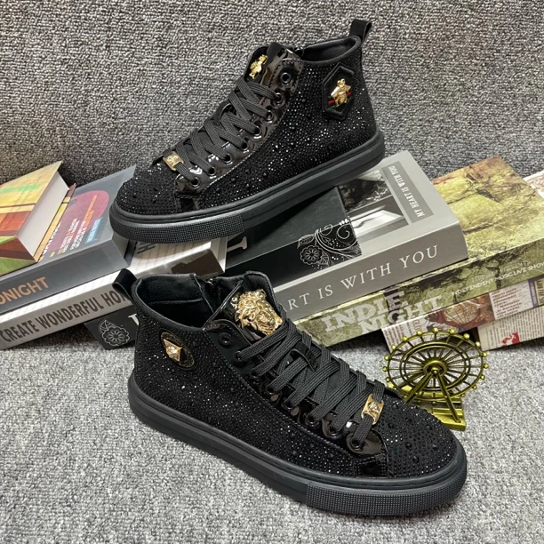 2025潮牌水钻小蜜蜂高帮平跟系带网红同款红底板鞋