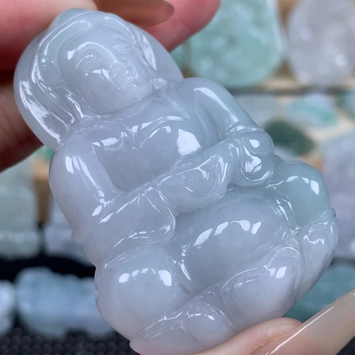 颈饰未镶嵌翡翠观音