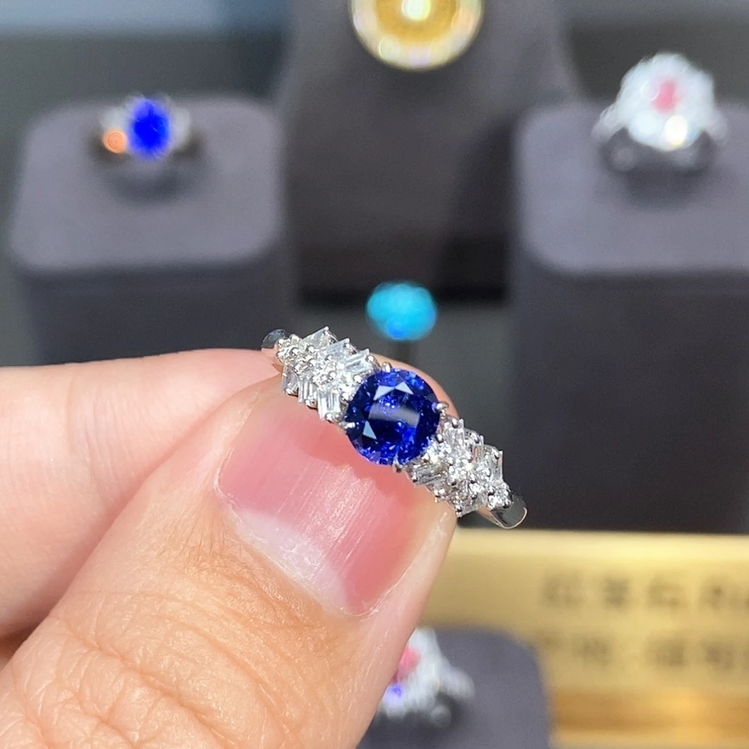 蓝宝石戒指18K金镶嵌1.07无烧