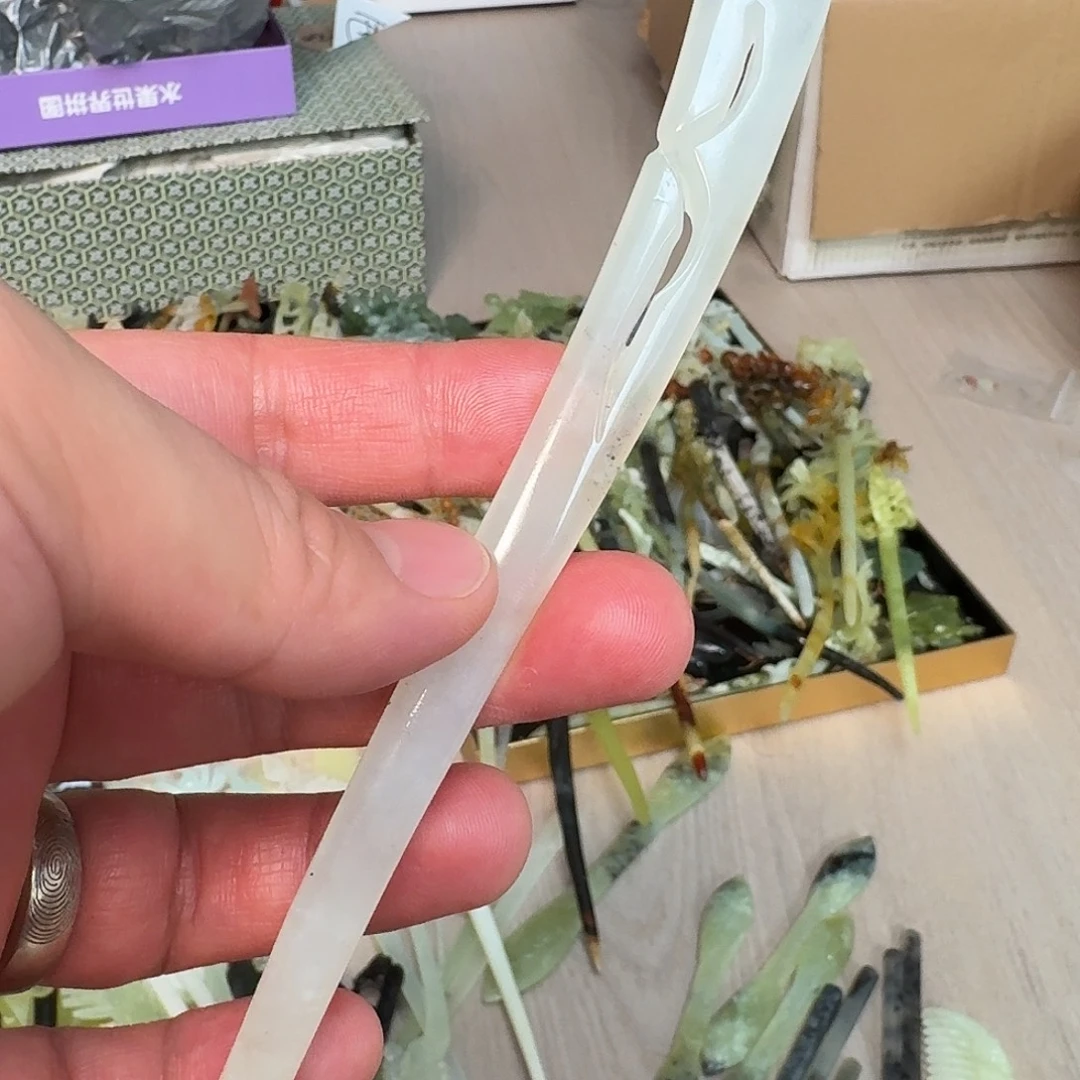 蛇纹石玉未镶嵌发饰