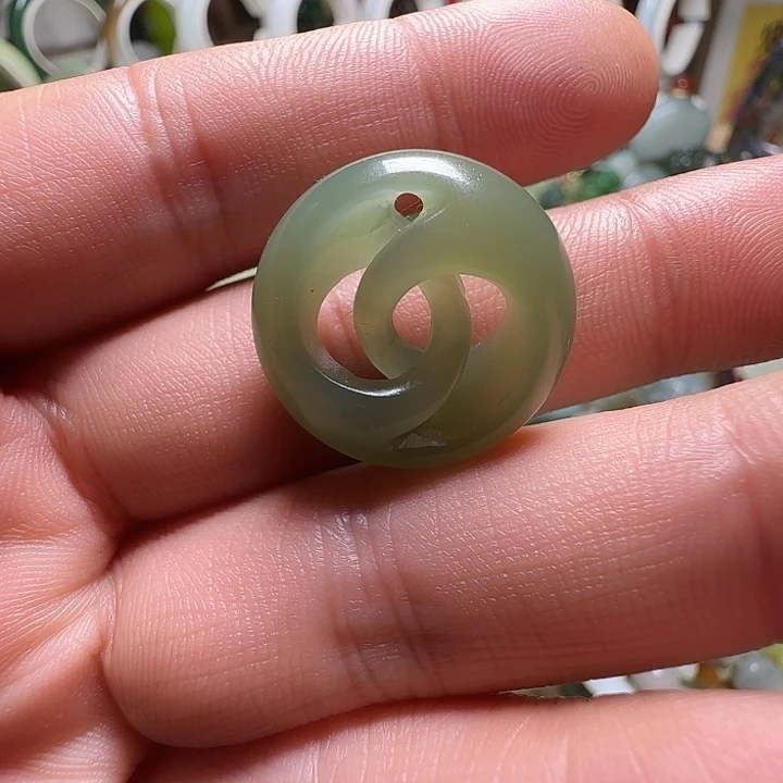 和田玉（青白玉）未镶嵌颈饰