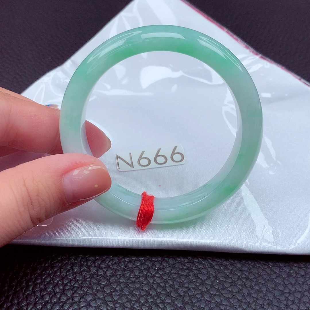 翡翠手镯未镶嵌天然缅甸翡翠A货