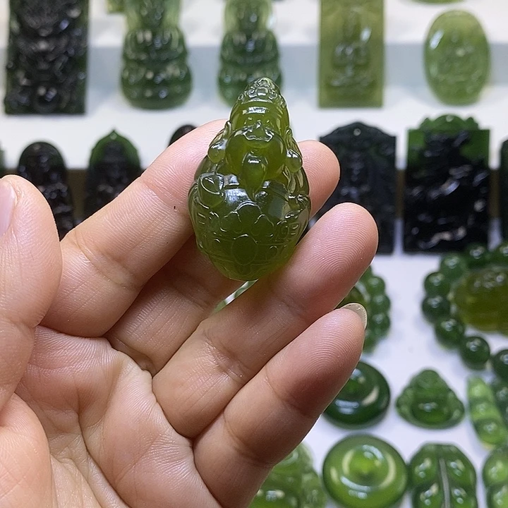 蛇纹石玉颈饰未镶嵌奇**学