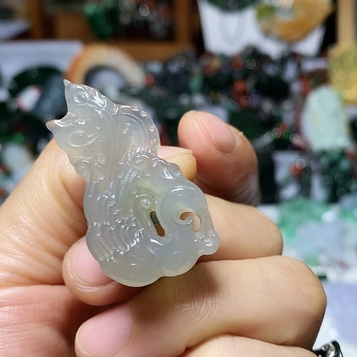 翡翠未镶嵌吊坠(赠链)