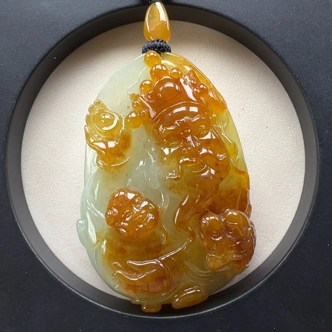 翡翠未镶嵌颈饰财神