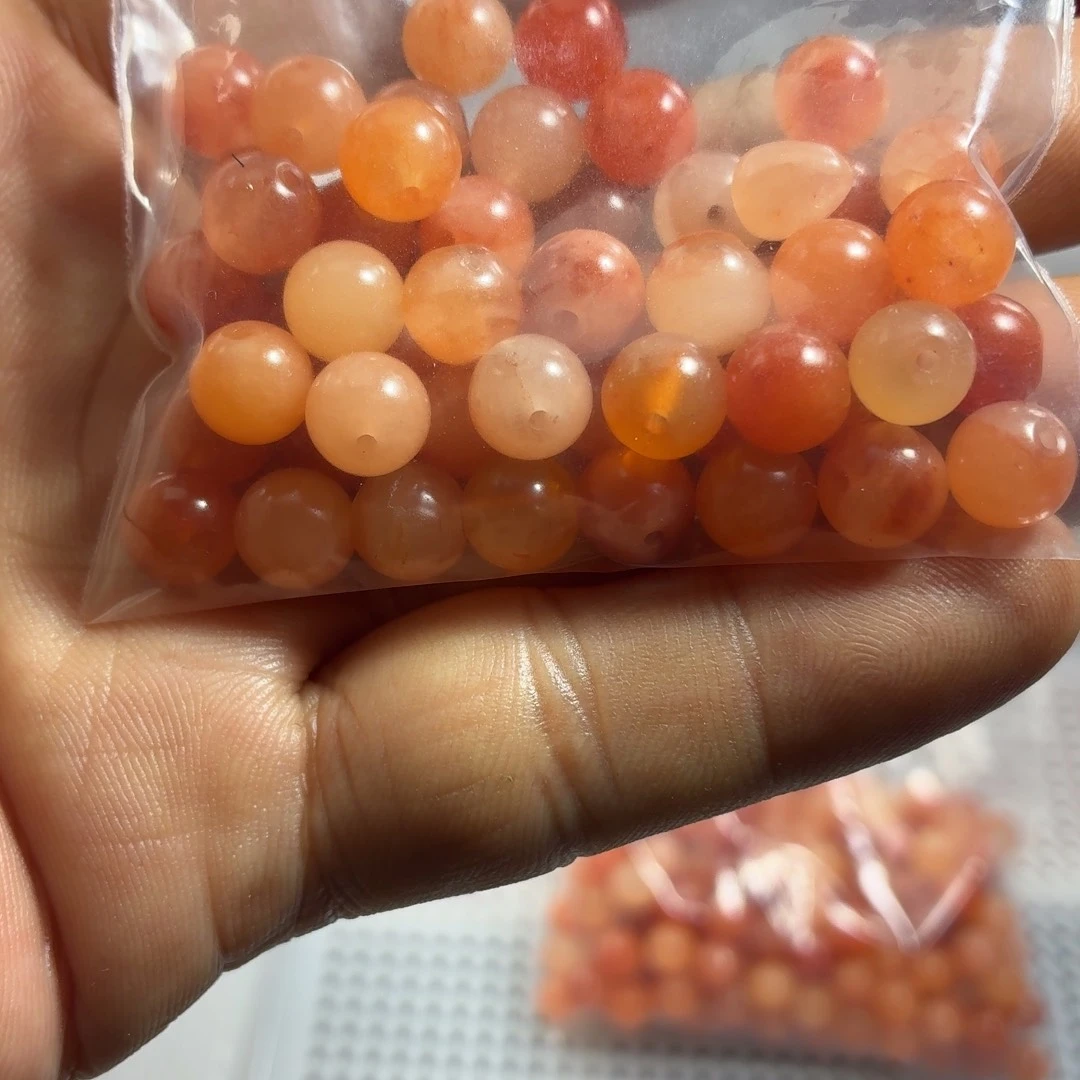 譚***甜石英质玉（金丝玉）未镶嵌颈饰
